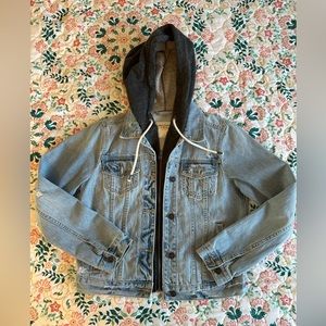 Abercrombie & Fitch Denim Jacket with Gray Hoodie Size Medium